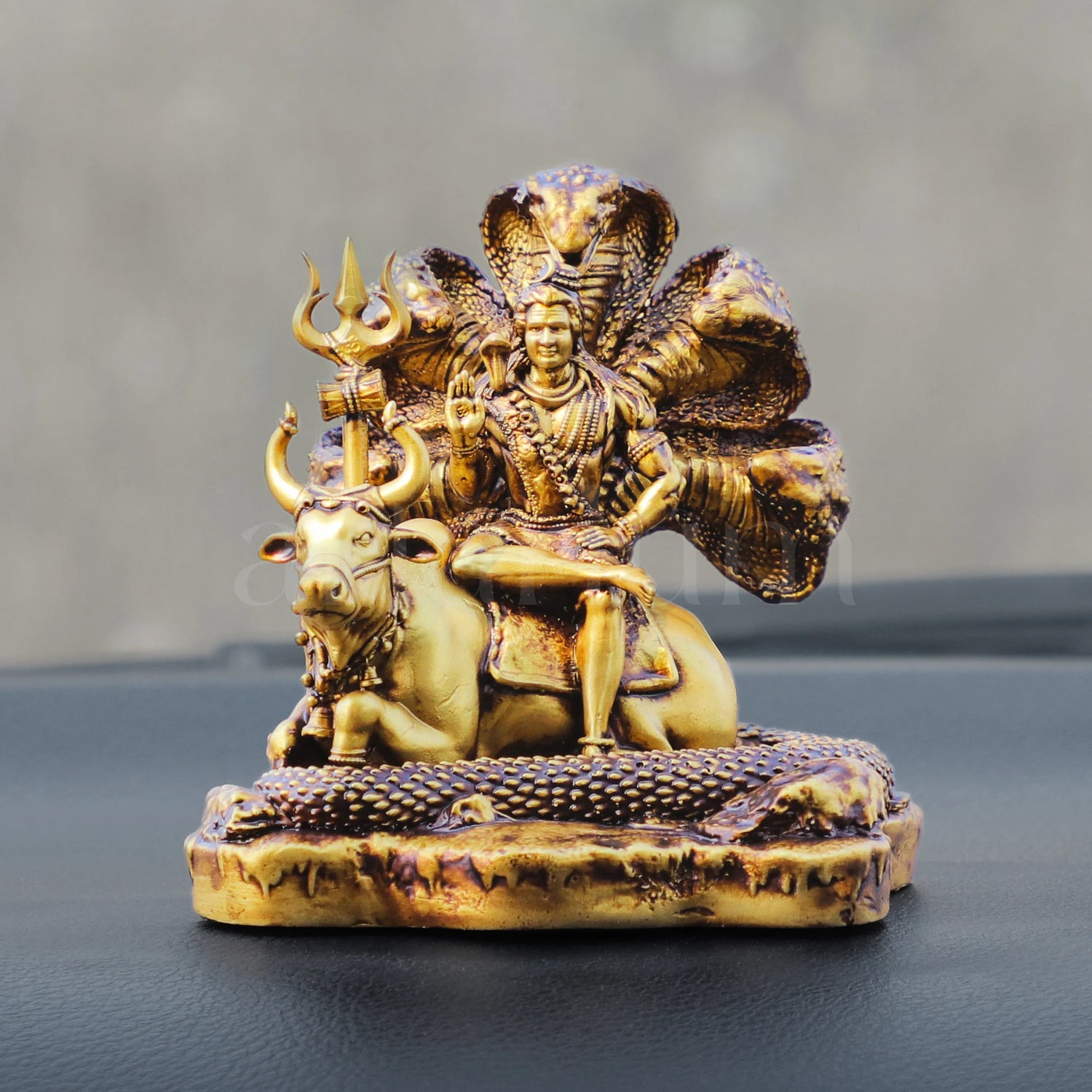 Car Dashboard Idols